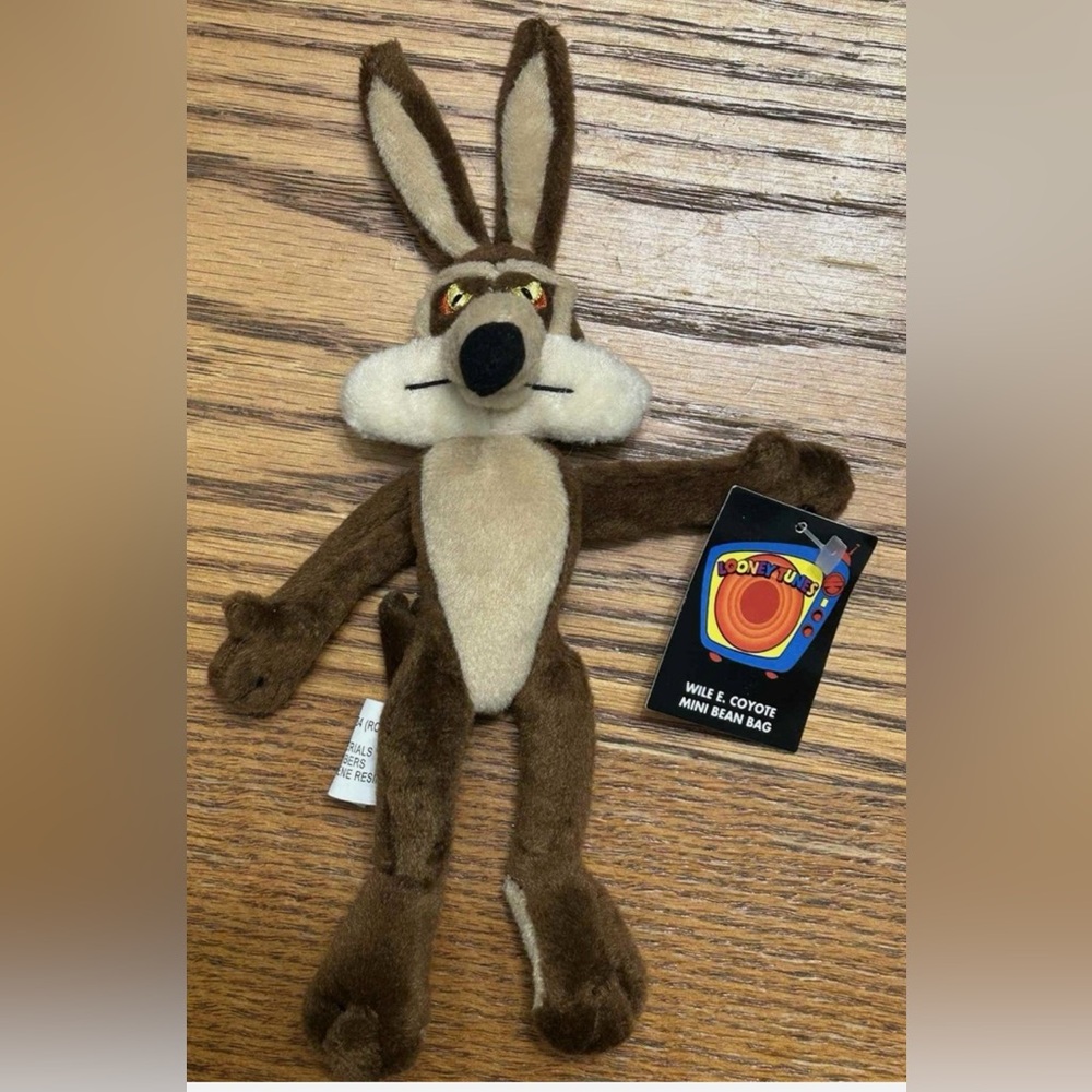 NWT Warner Bros. Wile E. Coyote Mini Bean Bag Toy